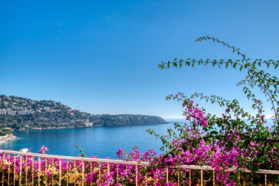 Maison à vendre à ROQUEBRUNE-CAP-MARTIN  - 7 pièces - 400 m² 