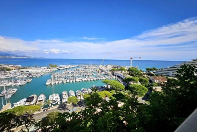 Appartement à vendre à VILLENEUVE-LOUBET   - 193 m² 