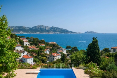 House for sale in MARSEILLE 7EME  - 8 rooms - 357 m&sup2; 