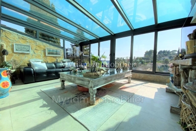 Maison à vendre à GRASSE Vallee Verte-Issarts-Vignasses - 12 pièces - 460 m² 