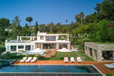 Maison à vendre à CANNES Vallee Verte-Issarts-Vignasses - 7 pièces - 450 m² 