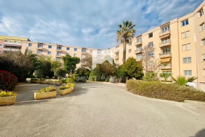 Appartement à vendre à HYÈRES Blocarde-Bosquets - 4 pièces - 86 m² 