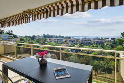 Appartement à vendre à CANNES Vallee Verte-Issarts-Vignasses - 3 pièces - 98 m² 