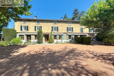 Maison à vendre à CHARBONNIÈRES-LES-BAINS  - 10 pièces - 330 m² 