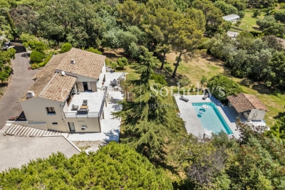 Maison à vendre à GRASSE Les Indes Les-Groulles - 7 pièces - 245 m² 