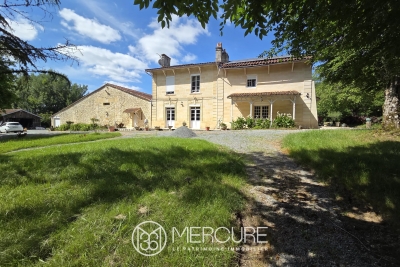 Maison à vendre à POMPIGNAC  - 9 pièces - 750 m² 