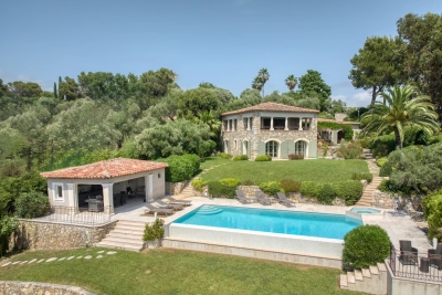 Maison à vendre à MOUGINS  - 6 pièces - 230 m² 