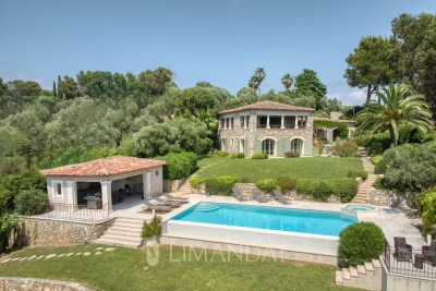 Maison &agrave; vendre &agrave; MOUGINS  - 6 pi&egrave;ces - 230 m&sup2; 