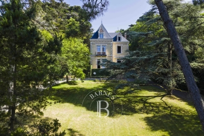 Maison &agrave; vendre &agrave; PORNIC  - 8 pi&egrave;ces - 292 m&sup2; 