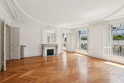 Appartement à vendre à PARIS 16EME Seine et Berges 2 - 6 pièces - 202 m² 