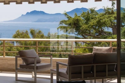 Appartement à vendre 3 pieces terrasse vue mer centre cannes