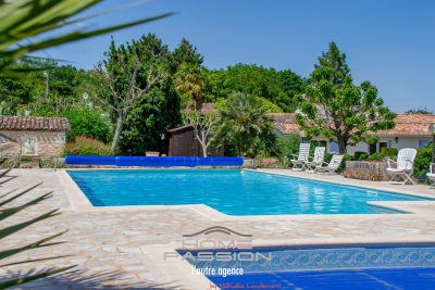 Maison à vendre à MEURSAC  - 24 pièces - 521 m² 