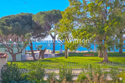 Maison à vendre à ST-RAPHAËL Peyron-Saint Sebastien - 6 pièces - 213 m² 