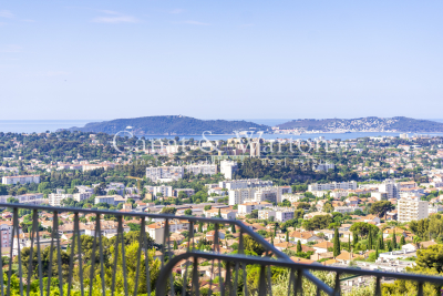 Maison à vendre à TOULON Saint-Jean du Var i - 7 pièces - 240 m² 