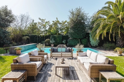 Maison &agrave; vendre jardin piscine atelier 