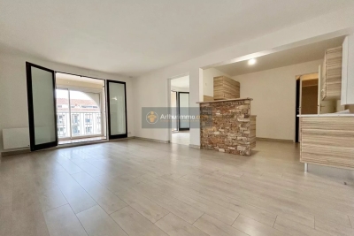 Appartement à vendre à ST-AYGULF Centre Ville - 3 pièces - 50 m² 