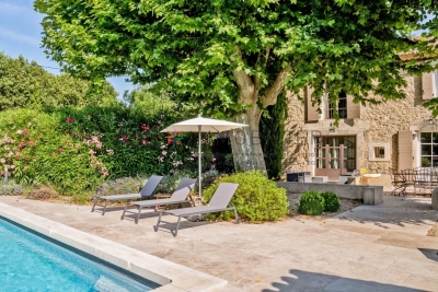 Maison à vendre à ST-ÉTIENNE-DU-GRÈS Charleval - 6 pièces - 290 m² 