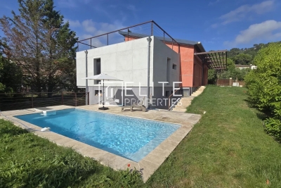 Maison &agrave; vendre &agrave; MOUANS-SARTOUX Les Plantiers-Le Plan  - 200 m&sup2; 