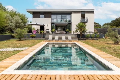 Maison à vendre à LEOGNAN  - 7 pièces - 215 m² 