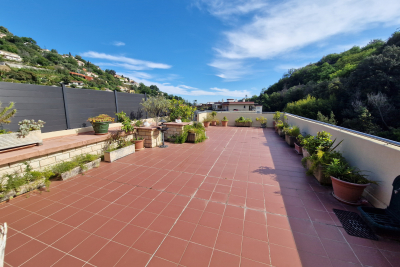 Appartement à vendre à MENTON  - 4 pièces - 80 m² 