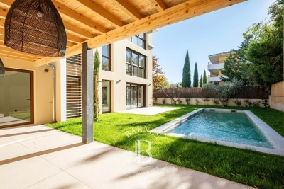 Maison &agrave; vendre &agrave; AIX-EN-PROVENCE  - 7 pi&egrave;ces - 240 m&sup2; 