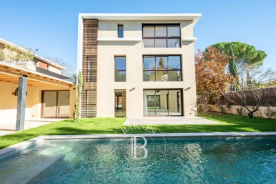 Maison &agrave; vendre &agrave; AIX-EN-PROVENCE Extension Ouest partie nord - 7 pi&egrave;ces - 240 m&sup2; 