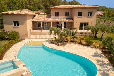 Maison à vendre à LA MOTTE Vert Coteau - 5 pièces - 210 m² 