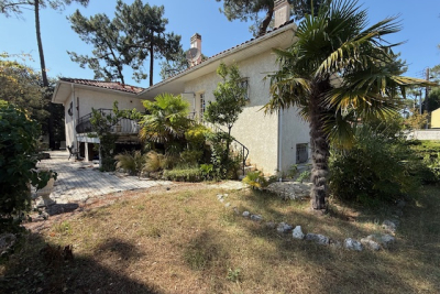 Maison à vendre à ST GEORGES DE DIDONNE Dompierre-sur-Mer - 9 pièces - 180 m² 
