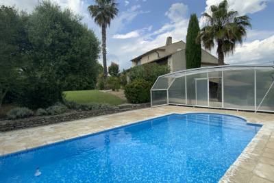 Maison &agrave; vendre piscine jardin terra 