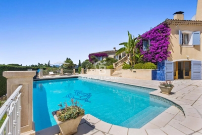 Maison à vendre à MOUGINS  - 8 pièces - 480 m² 