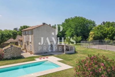 Maison à vendre à BARBENTANE Est - 8 pièces - 350 m² 