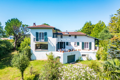 Maison à vendre à ARCANGUES  - 6 pièces - 230 m² 