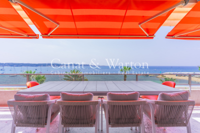 Apartment for sale in BANDOL  - 3 rooms - 125 m&sup2; 