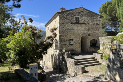 Maison à vendre à LE POËT LAVAL  - 10 pièces - 450 m² 