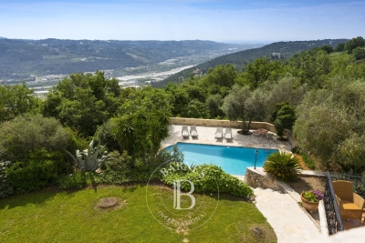 Maison à vendre à GATTIÈRES Rimiez - 6 pièces - 191 m² 