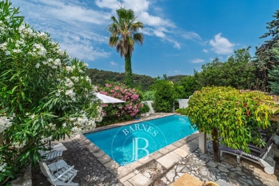 Maison &agrave; vendre &agrave; VENCE  - 7 pi&egrave;ces - 180 m&sup2; 