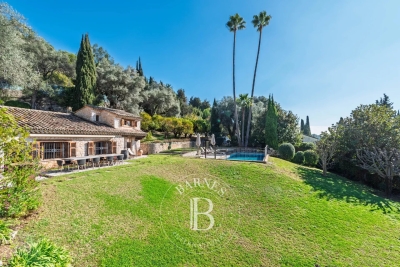 Maison à vendre à ST-PAUL-DE-VENCE  - 8 pièces - 217 m² 