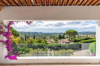 House for sale in LA COLLE-SUR-LOUP  - 7 rooms - 284 m&sup2; 
