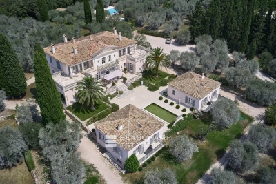 Maison à vendre à MOUGINS Peillon - 16 pièces - 1200 m² 