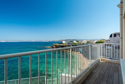 House for sale in MARSEILLE 8EME  - 4 rooms - 232 m&sup2; 