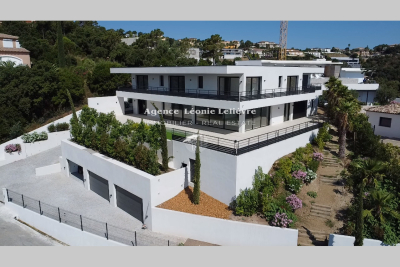 House for sale in LES ISSAMBRES  - 13 rooms - 538 m&sup2; 
