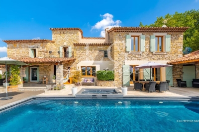 Maison à vendre à MONTAUROUX Montauroux - 6 pièces - 433 m² 