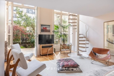 Apartment for sale in PARIS 7EME Les Archives 1 - 4 rooms - 95 m² 