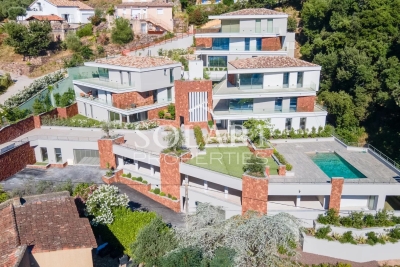 Apartment for sale in LES ADRETS-DE-L'ESTÉREL   - 140 m² 