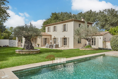 Maison à vendre à EGUILLES Vaufreges-Leon Lachamp - 7 pièces - 218 m² 