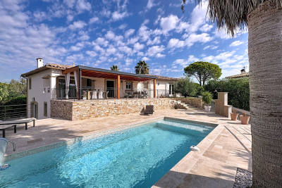 Maison à vendre à ST-RAPHAËL Zone Est Diffuse - 5 pièces - 150 m² 