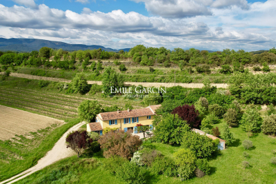 Maison à vendre à LA TOUR-D'AIGUES Grambois - 9 pièces - 230 m² 