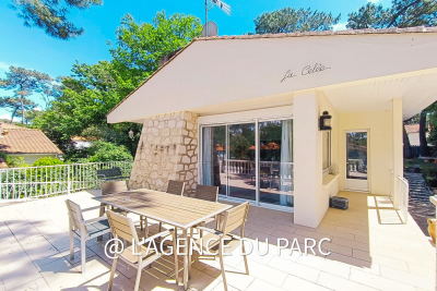 Maison &agrave; vendre &agrave; ST GEORGES DE DIDONNE  - 8 pi&egrave;ces - 200 m&sup2; 