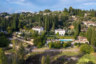 Maison à vendre à GRASSE  - 15 pièces - 550 m² 