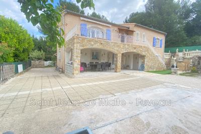 Maison &agrave; vendre &agrave; ST-SAVOURNIN  - 7 pi&egrave;ces - 160 m&sup2; 